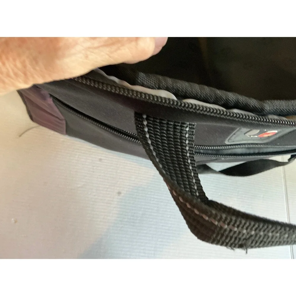 SwissGear Laptop Messenger Bag Black Burgundy Padded Shoulder Strap Office Travl